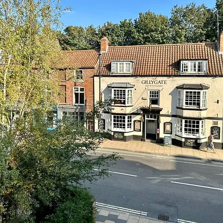 Fountain No 4 With Free Parking * York
