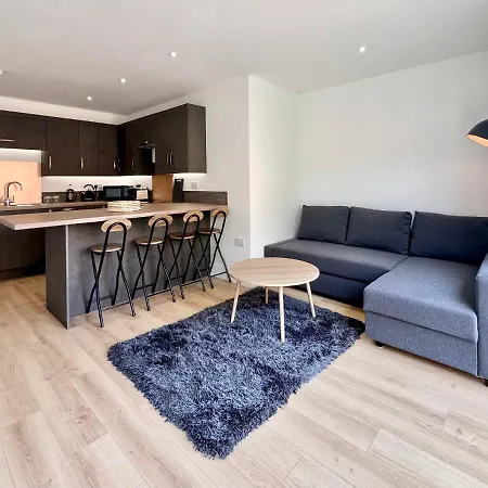 Fountain No 4 With Free Parking