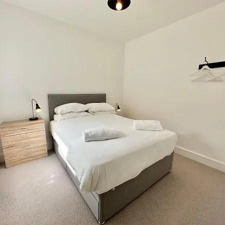 Fountain No 4 With Free Parking 公寓